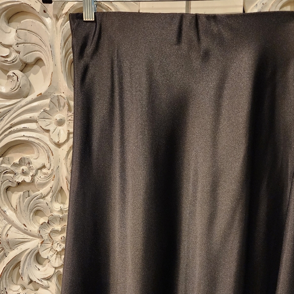 Black satin silk midi skirt - Picture 8 of 15